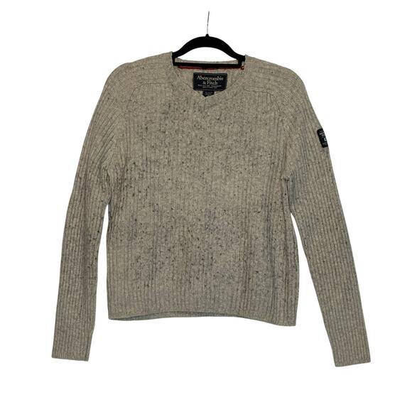 Abercrombie & Fitch Long Sleeves V Neck Muscle Sweater size Medium - Picture 1 of 8